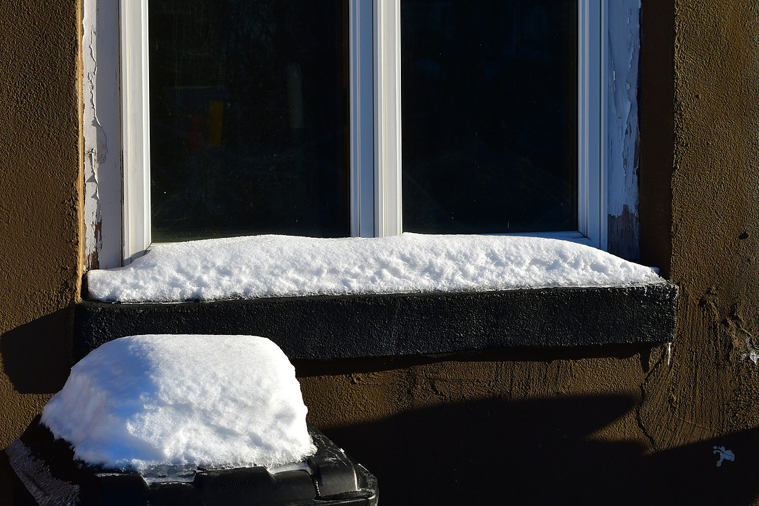 Snowy Sill