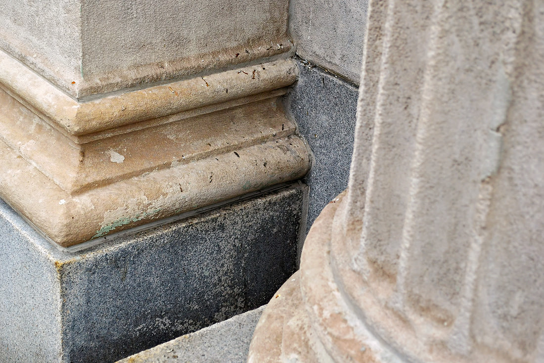 Column Corner