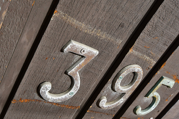 395
