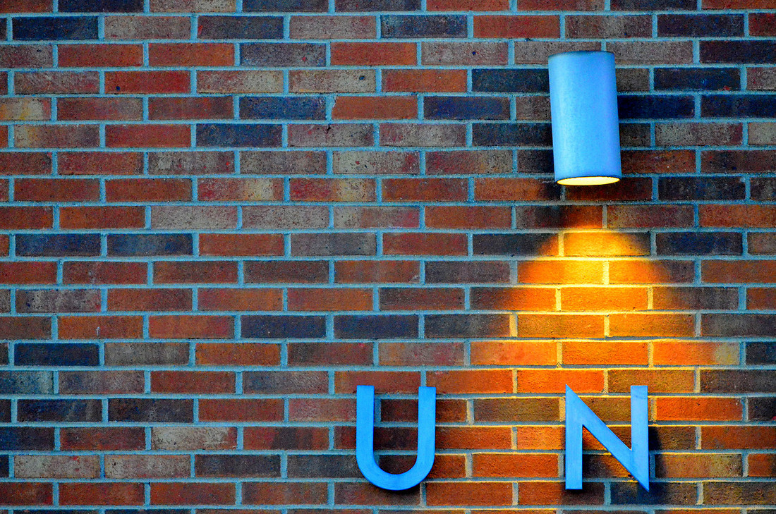 U N