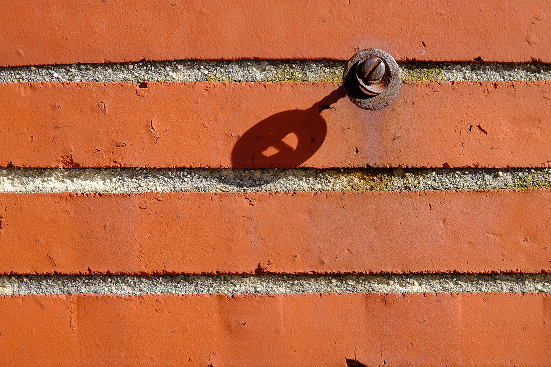 Shadow Screw
