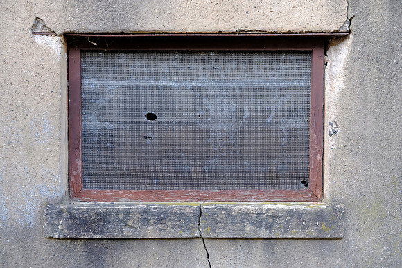 Screen and Holes