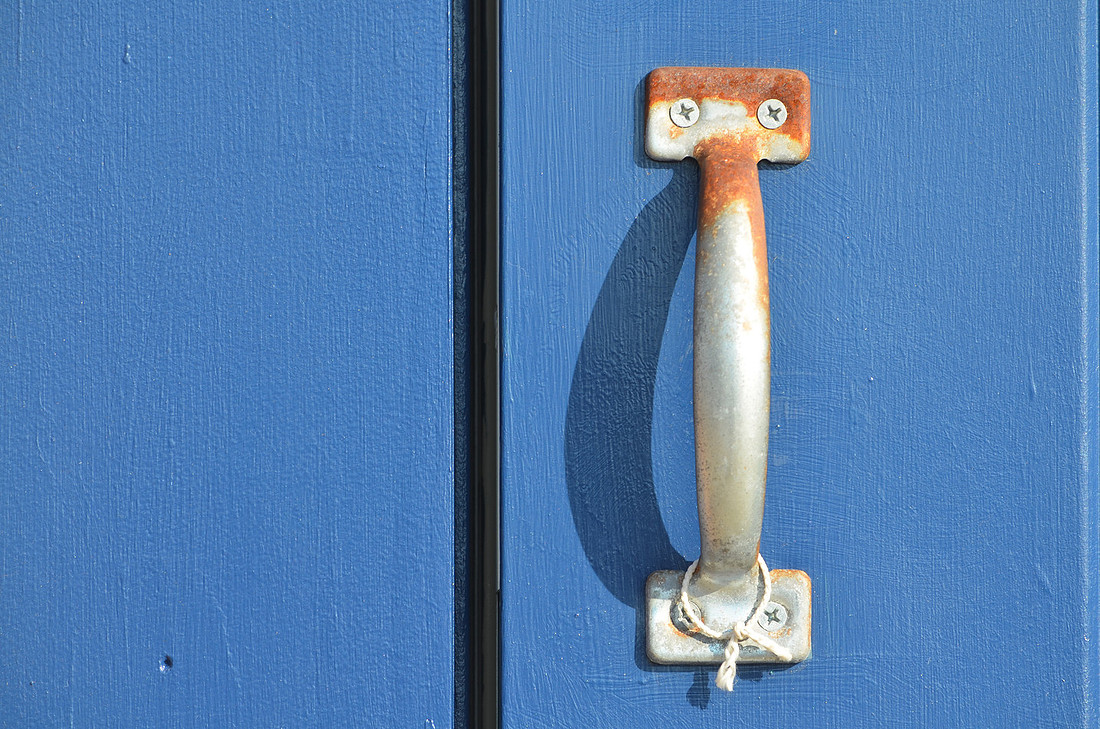 Handle String
