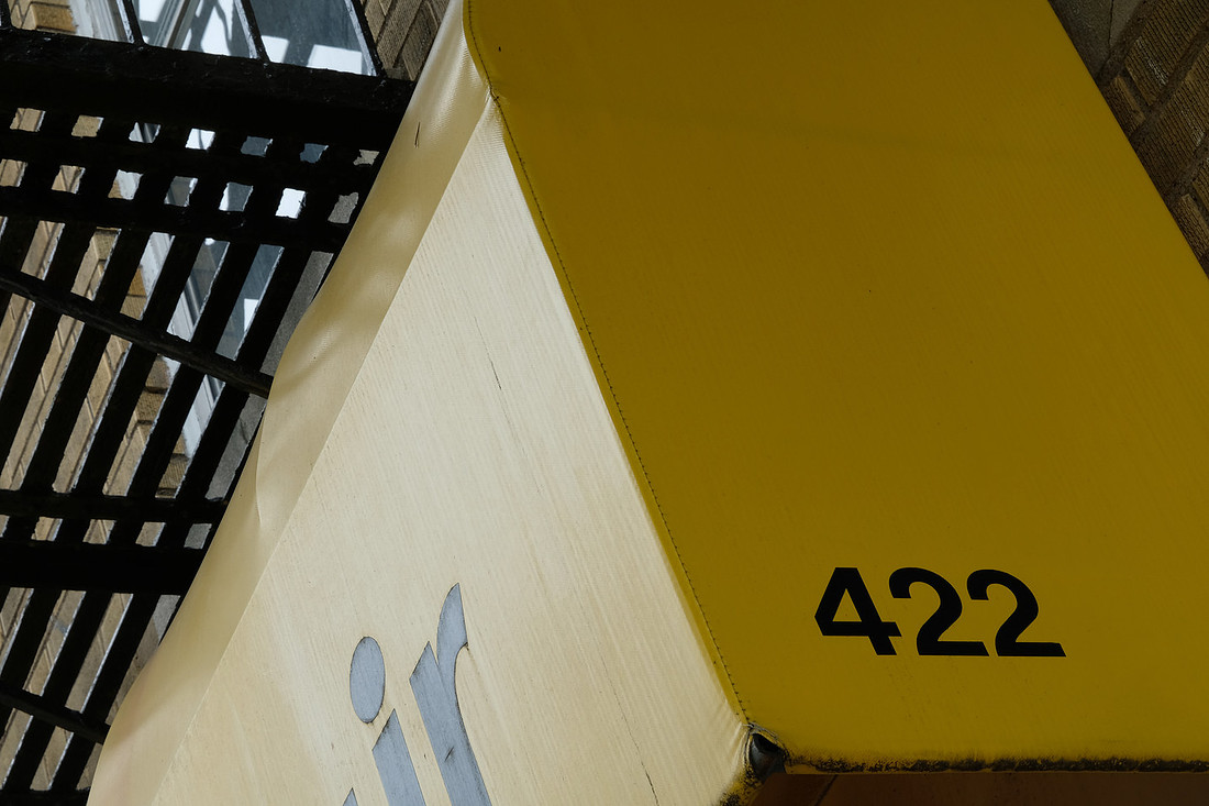 422