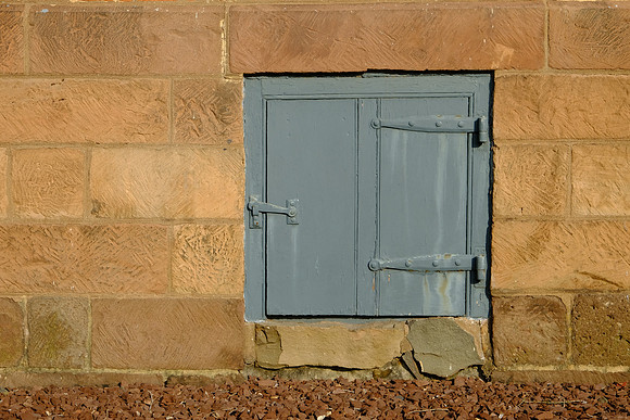 Dey Door