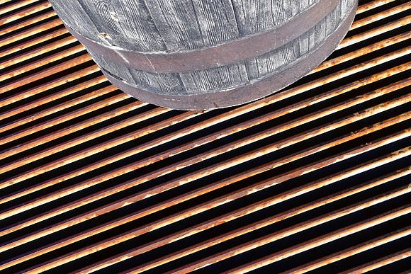 Grate and Barrel