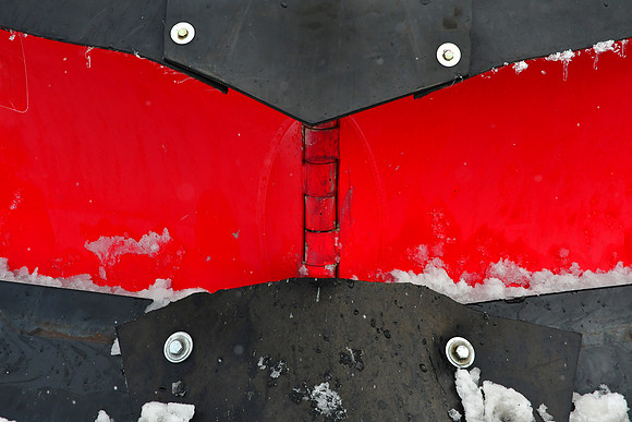 Red Hinge
