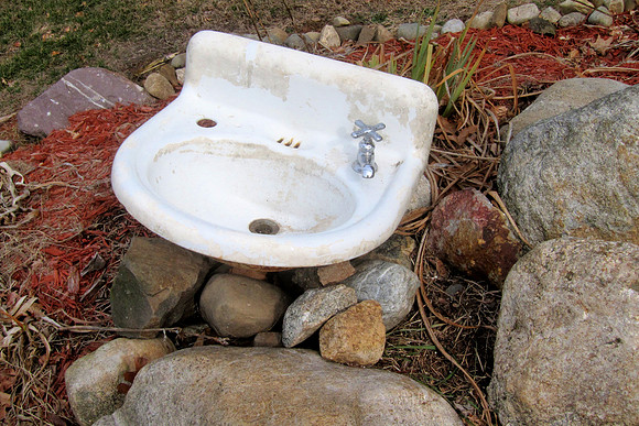 Sink on the Rocks