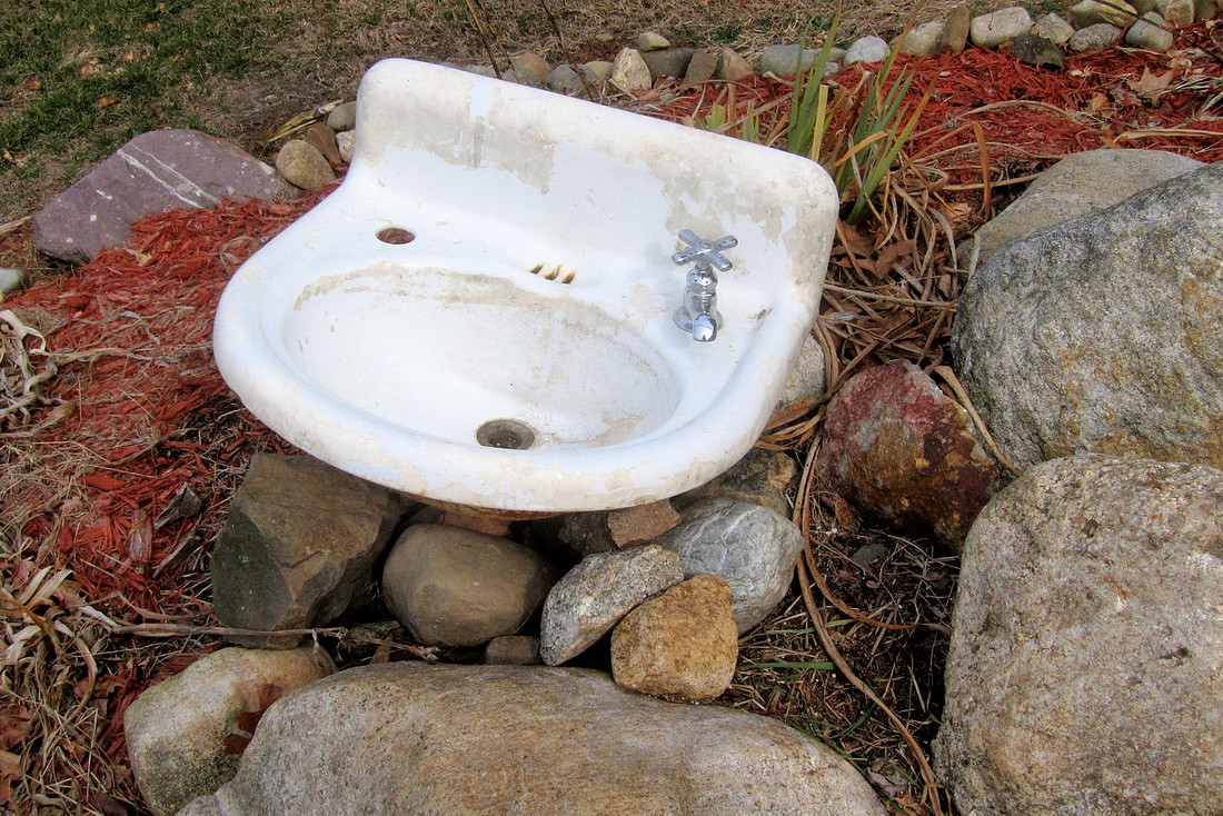 Sink on the Rocks