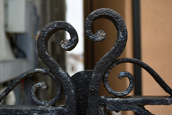 Gate Topper