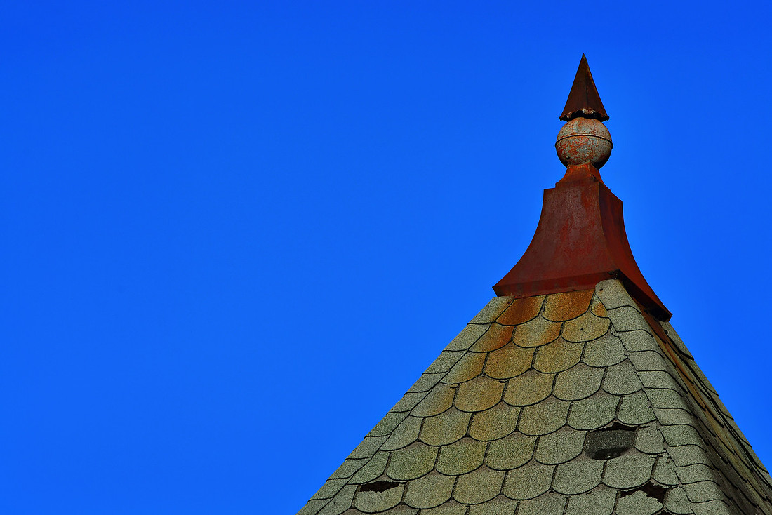 Rusty Finial