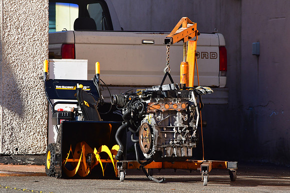 Hanging Engine