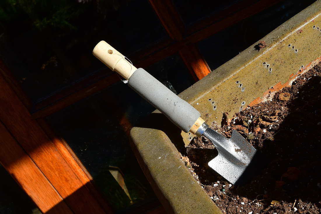 Shadow Shovel